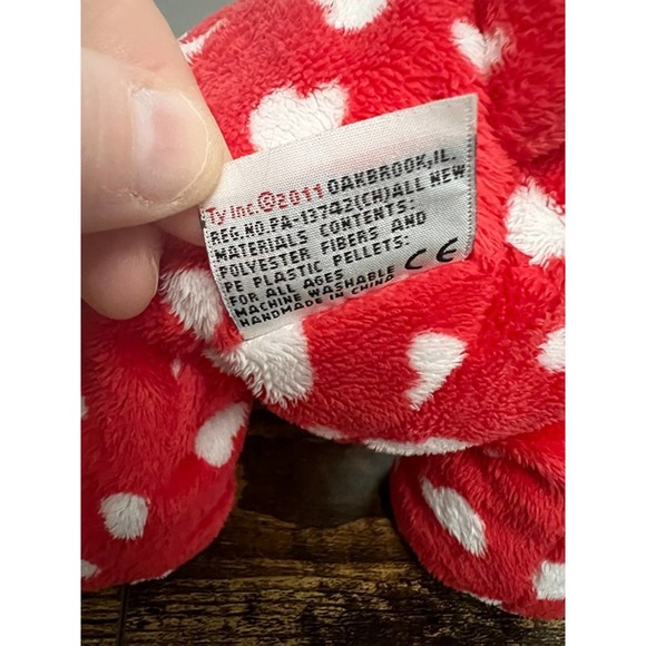 Ty Pluffies Collection‎ Dreamly the Red Bear with White Hears Plush  2011 - Picture 6 of 7